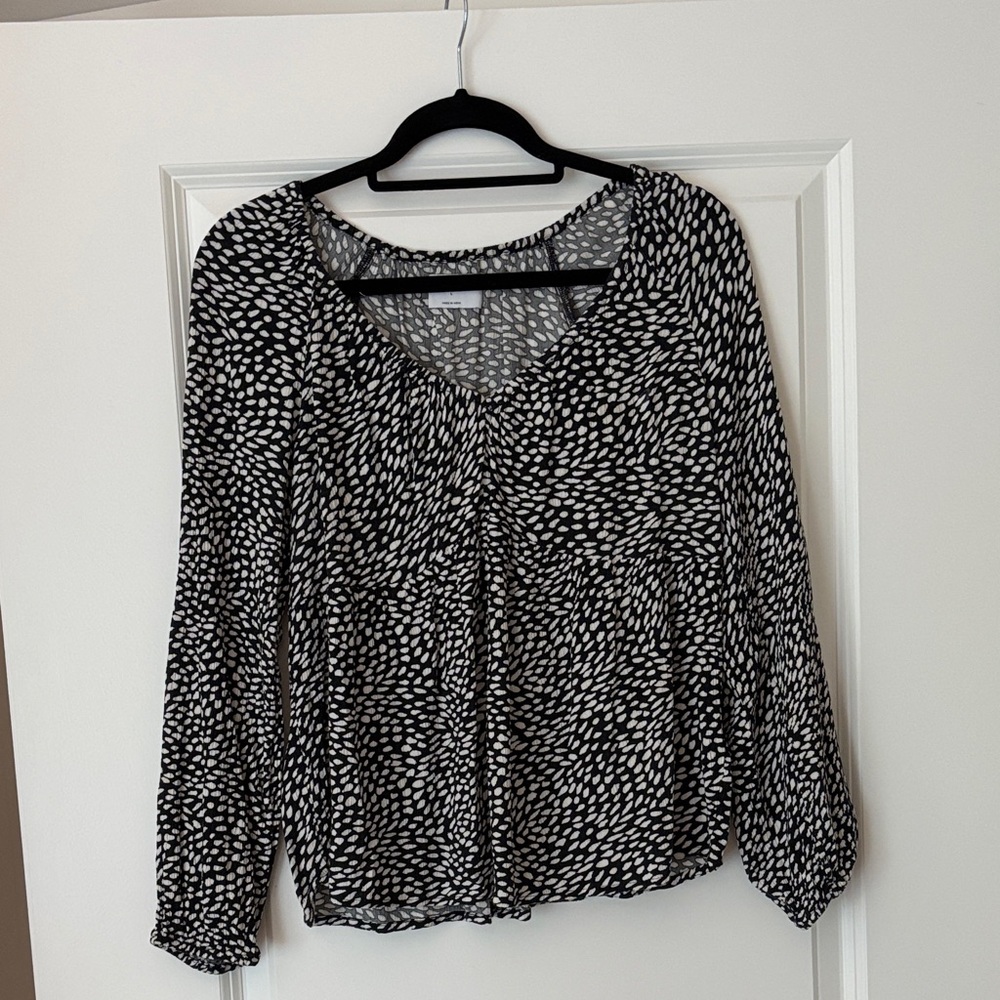 Old Navy Black and White Blouse